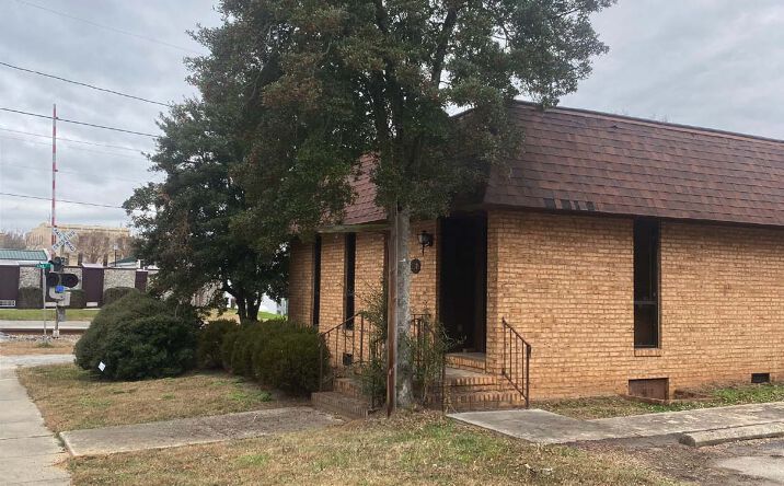 Pictures of Office property located at 201 Hicksford Avenue, Emporia, VA 23847 for sales - image #1