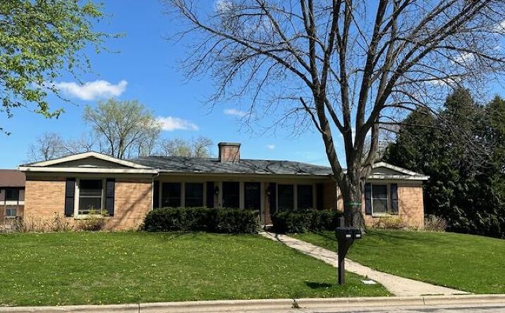 6604-6606 Columbus Drive, Middleton