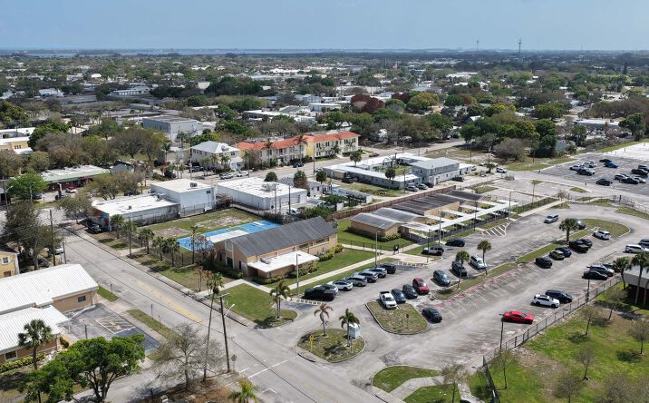 Pictures of Retail, Office, Special Purpose property located at 1427 19th St, Vero Beach, FL 32960 for sales - image #1