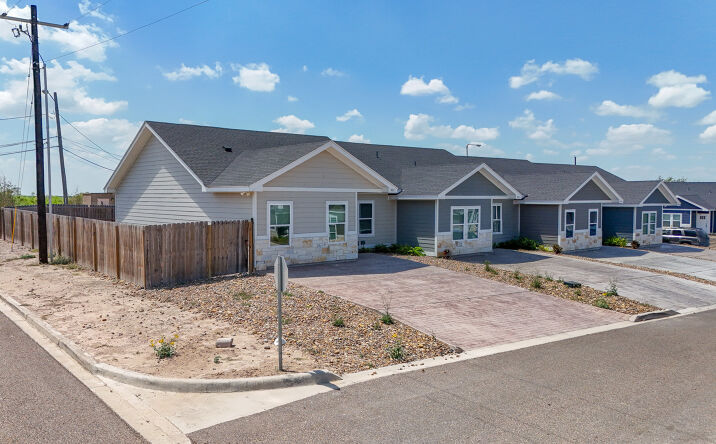 Pictures of Multifamily property located at 424 San Mateo Ave, La Joya, TX 78560 for sales - image #1