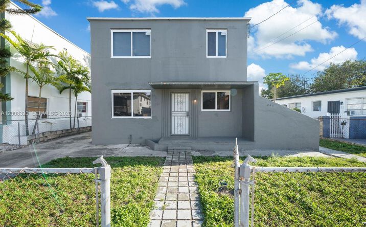 Pictures of Multifamily property located at 842 SW 3rd St, Miami, FL 33130 for sales - image #1