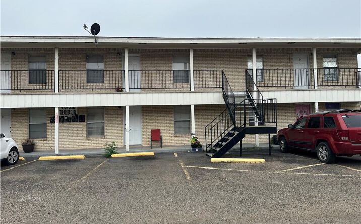 Pictures of Multifamily property located at 921 W Park Avenue, Pharr, TX 78577 for sales - image #1