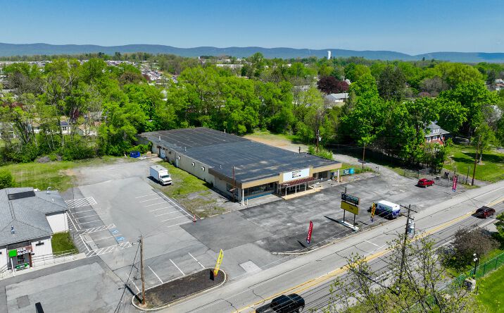 Pictures of Retail property located at 876 Harrisburg Pike, Carlisle, PA 17013 for sales - image #1