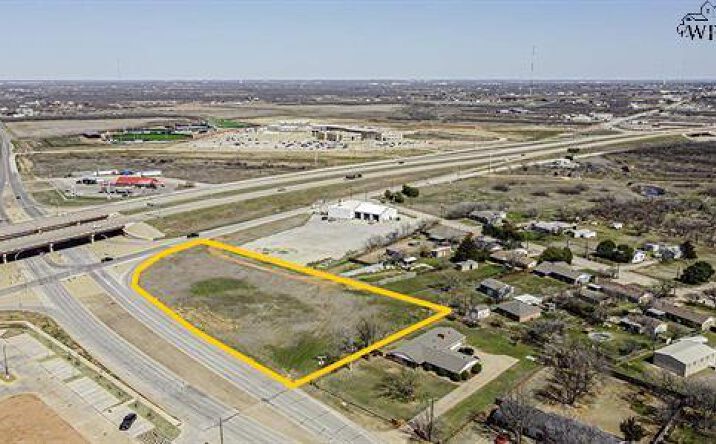 Pictures of Office, Multifamily, Mixed Use property located at 6774 Southwest Parkway, Wichita Falls, TX 76310 for sales - image #1