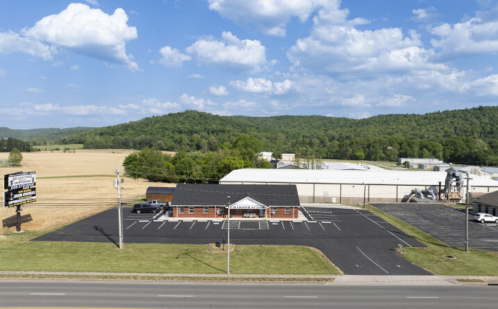 Pictures of Office property located at 1104 N MAIN ST, MONTICELLO, KY 42633-1903 for sales - image #1