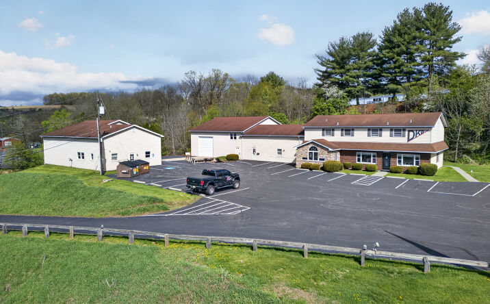 Pictures of Retail, Mixed Use property located at 5585 MACARTHUR RD, WHITEHALL, PA 18052 for sales - image #1