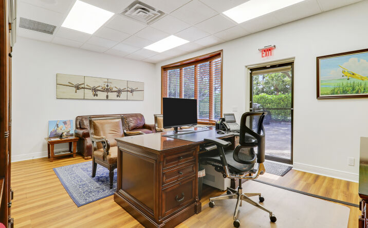 Pictures of Retail, Office, Mixed Use property located at 725 North Highway A1A, Jupiter, FL 33477 for sales - image #1