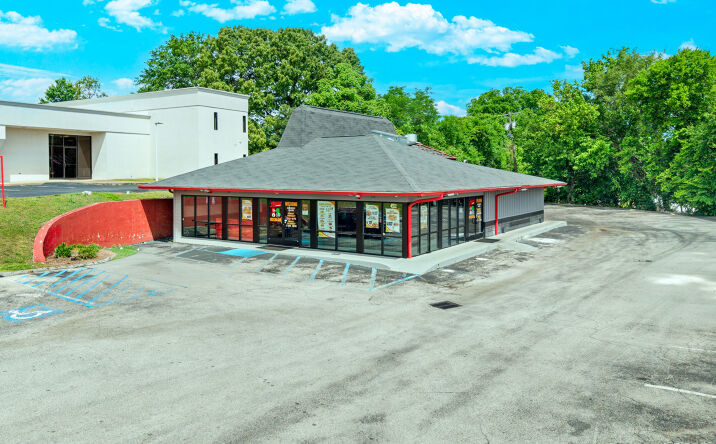 Pictures of Retail property located at 4511 Tennessee 58, Chattanooga, TN 37416 for sales - image #1