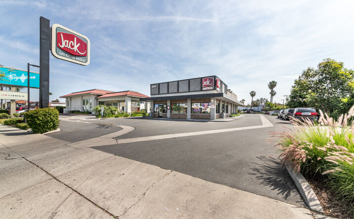 Pictures of Retail property located at 2210 South Harbor Boulevard, Anaheim, CA 92802 for sales - image #1