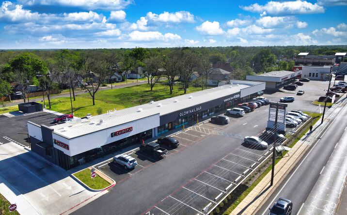 Pictures of Retail property located at 713 West Henderson Street, Cleburne, TX 76033 for sales - image #1