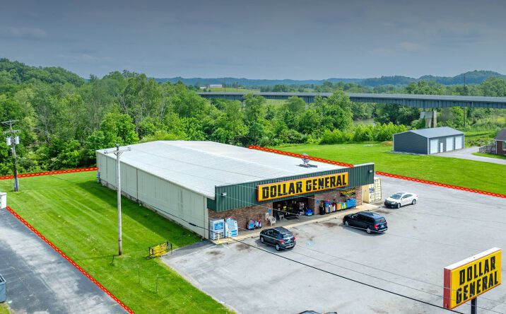 Pictures of Retail property located at 139 Keen St, Burkesville, KY 42717 for sales - image #1
