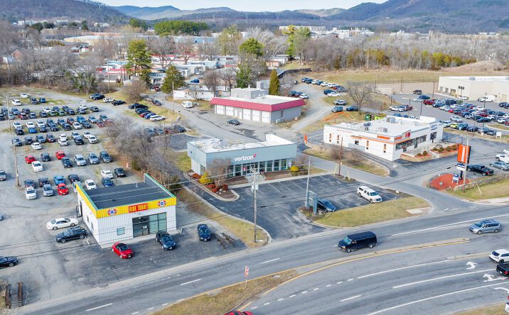 Pictures of Retail property located at 6926 Peters Creek Rd, Roanoke, VA 24019 for sales - image #1