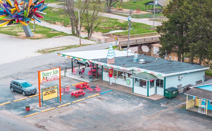 Pictures of Retail property located at 504 Main Street, Steelville, MO 65565 for sales - image #1