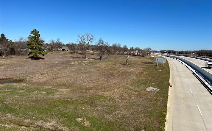 Pictures of Land property located at 814 South Service Road Southwest, Calera, OK 74730 for sales - image #1