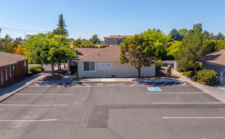 Pictures of Office property located at 830 Sharon Ave E, Moses Lake, WA 98837 for sales - image #1