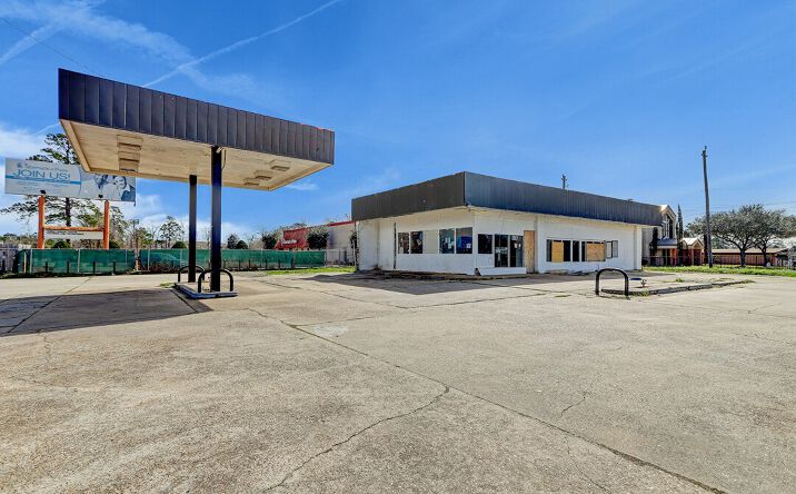 Pictures of Industrial, Mixed Use, Retail property located at 9430 Mesa Drive., Houston, TX 77028 for sales - image #1