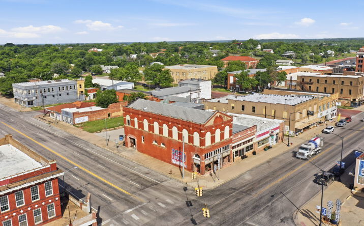 Pictures of Retail property located at 712 Conrad Hilton Boulevard, Cisco, TX 76437 for sales - image #1