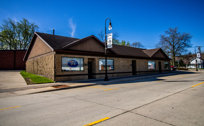 Pictures of Office property located at 138 ELDORA RD, HUDSON, IA 50643 for sales - image #1