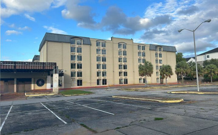Pictures of Retail, Hospitality, Special Purpose property located at 1801 West Pinhook Road, Lafayette, LA 70508 for sales - image #1