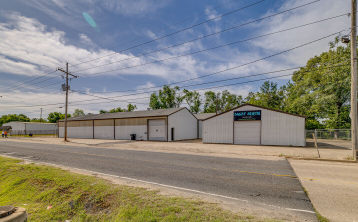 Pictures of Retail property located at 1829 OLD NATCHITOCHES RD, WEST MONROE, LA 71292-9440 for sales - image #1