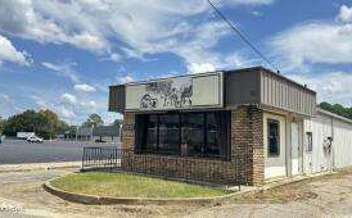 Pictures of Office, Special Purpose property located at 3430 Main Street, Moss Point, MS 39563 for sales - image #1