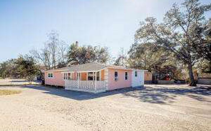 Pictures of Retail property located at 4247 Popp's Ferry Road, D'Iberville, MS 39540 for sales - image #1