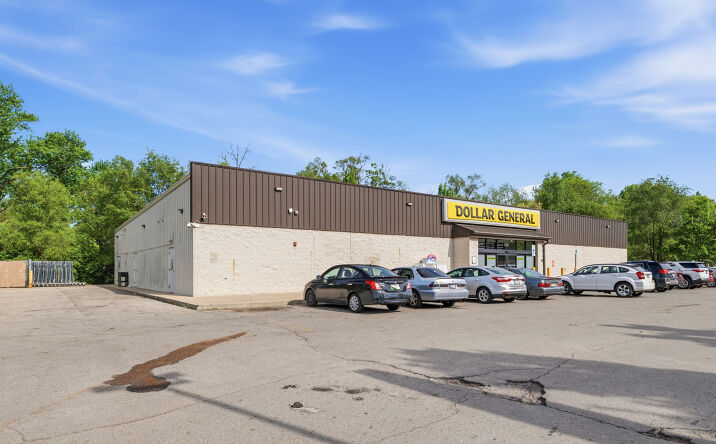 Pictures of Retail property located at 3725 N KEYSTONE AVE, INDIANAPOLIS, IN 46218-1139 for sales - image #1