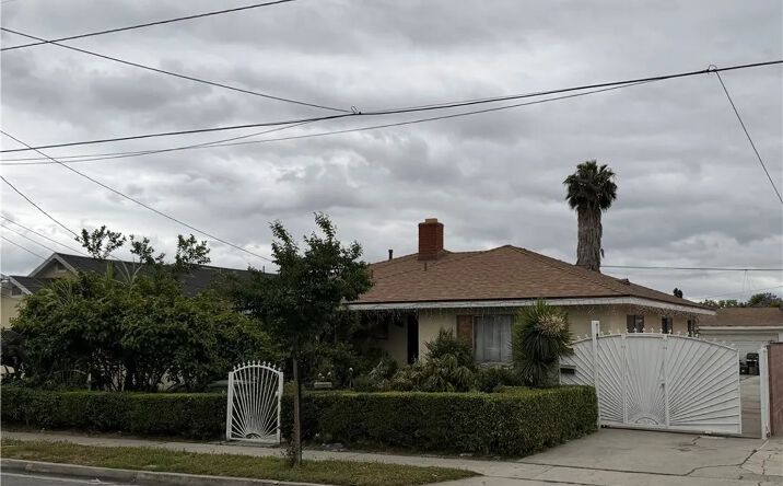Pictures of Multifamily property located at 3216 W 110th, Inglewood, CA 90303 for sales - image #1