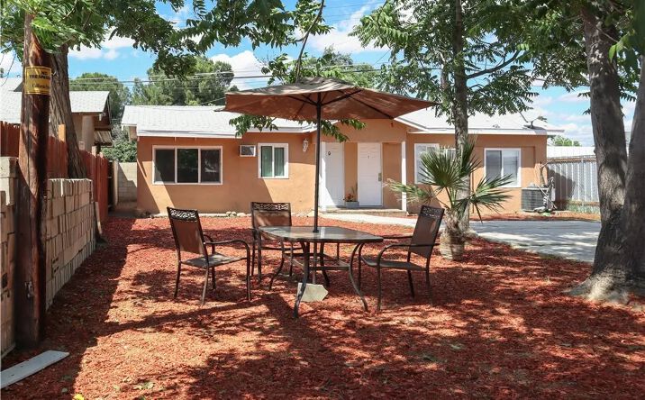Pictures of Multifamily property located at 118 Roberts Ln, Bakersfield, CA 93308 for sales - image #1
