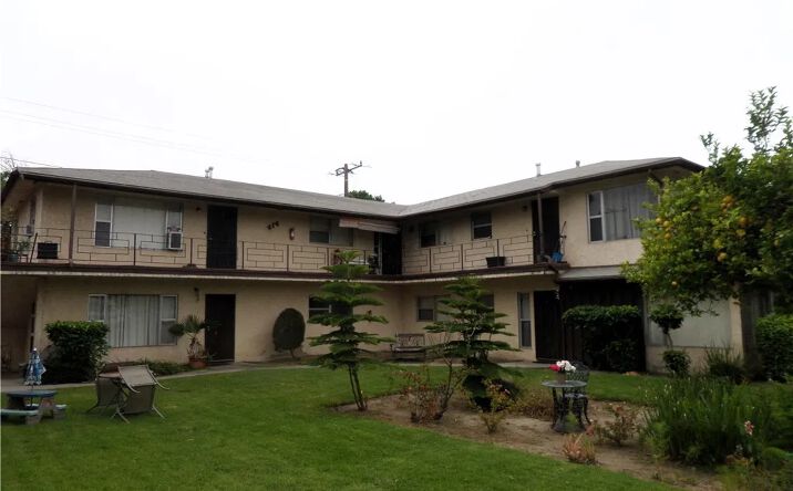 Pictures of Multifamily property located at 414 E 61st, Long Beach, CA 90805 for sales - image #1