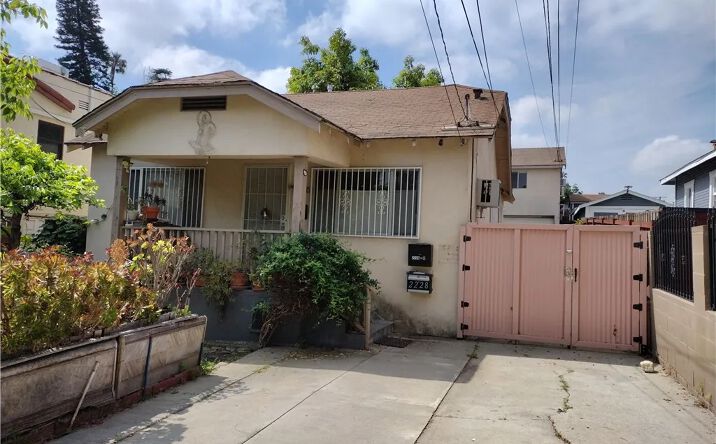 Pictures of Multifamily property located at 2226 Berkeley Ave, Los Angeles, CA 90026 for sales - image #1