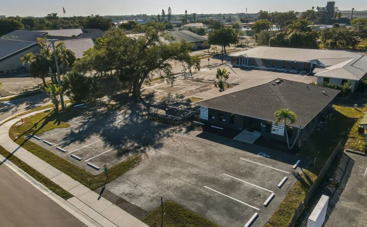Pictures of Office, Special Purpose property located at 2080 Collier Ave, Fort Myers, FL 33901 for sales - image #1