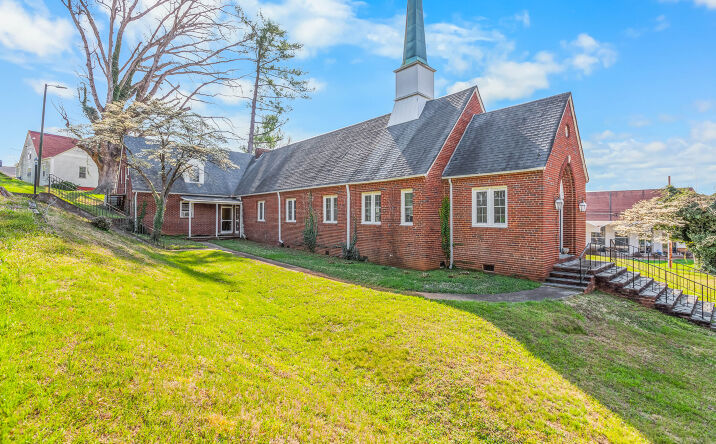 Pictures of Special Purpose property located at 300 N BRIDGE ST, ELKIN, NC 28621 for sales - image #1
