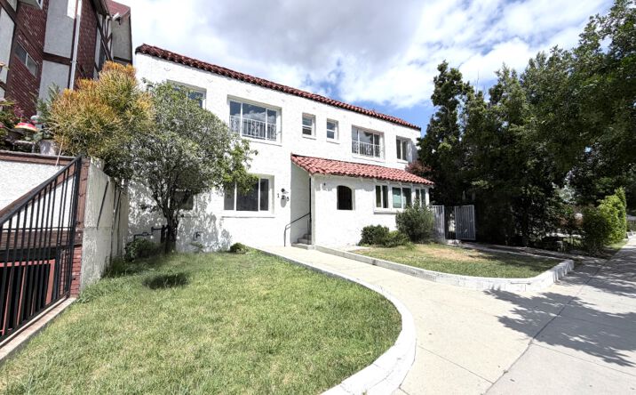 Pictures of Multifamily property located at 125 W CHESTNUT ST GLENDALE CA 91205, GLENDALE, CA 91205 for sales - image #1
