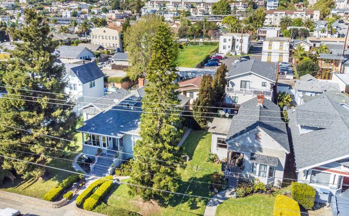 Pictures of Multifamily property located at 1053-1065 E Santa Clara St, Ventura, CA 93001 for sales - image #1