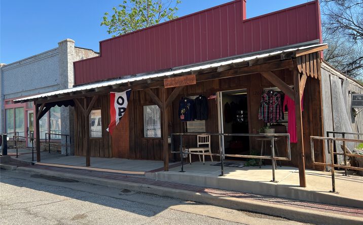 Pictures of Business for Sale, Office, Special Purpose, Retail property located at 132 N Lee, Fort Gibson, OK 74434 for sales - image #1
