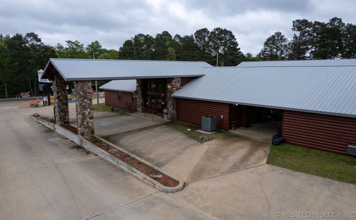 Pictures of Hospitality property located at 6613 N Us Highway 259, Broken Bow, OK 74728 for sales - image #1