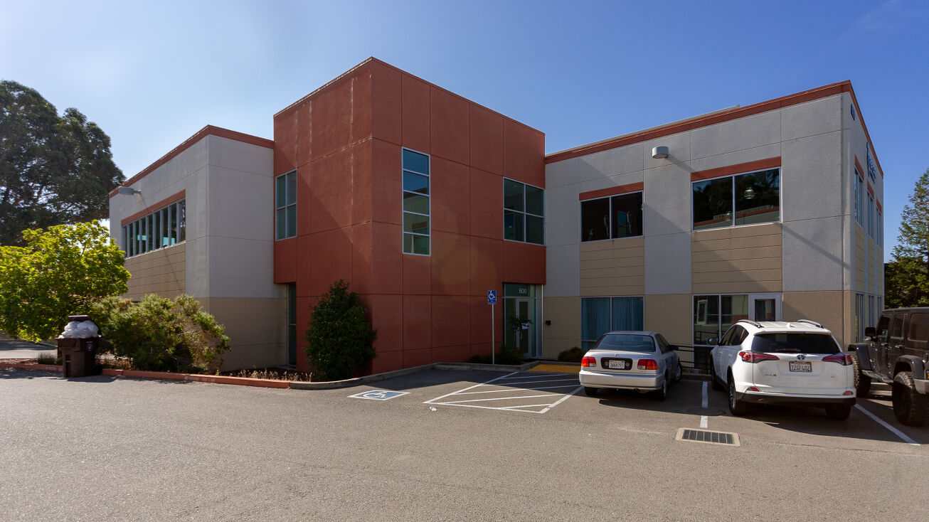 600 Alfred Nobel Dr, Hercules, CA 94547