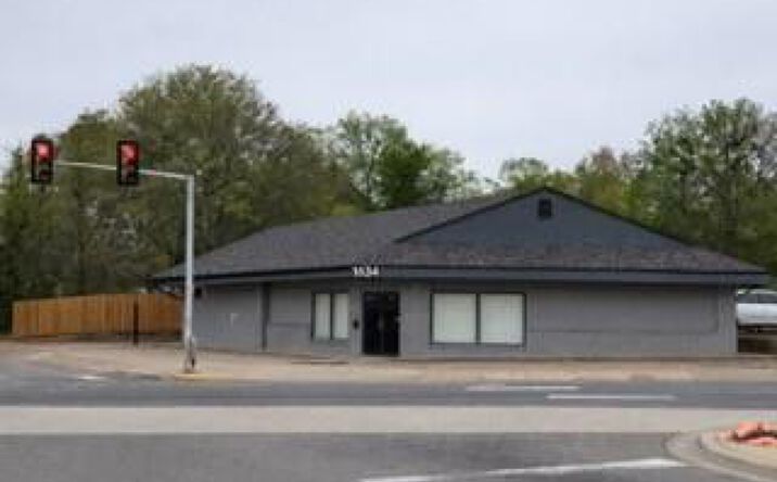 Pictures of Office property located at 1634 Clarksville, Paris, TX 75460 for sales - image #1