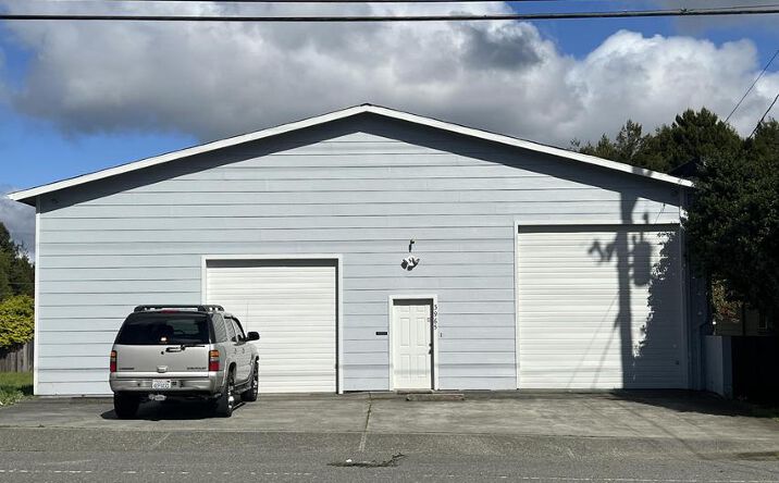 Pictures of Industrial property located at 3965 F Street, Eureka, CA 95503 for sales - image #1