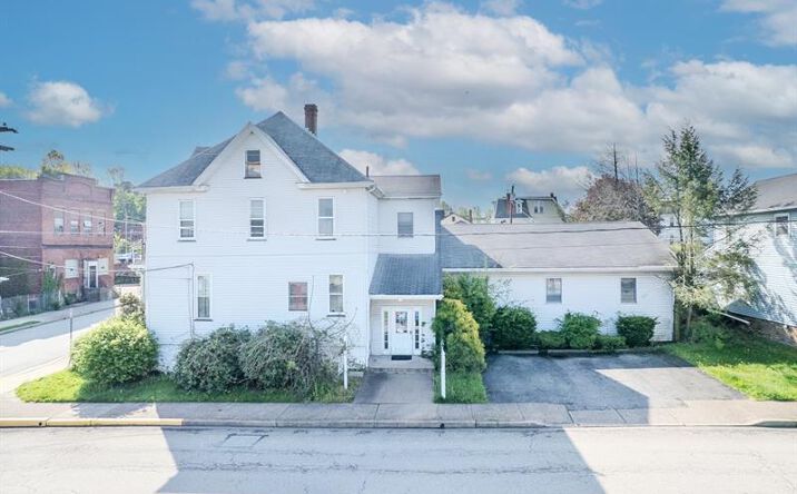Pictures of Retail property located at 501 Alexandria St, Latrobe, PA 15650 for sales - image #1