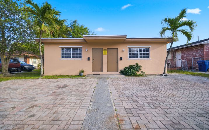 Pictures of Multifamily property located at 823 Northwest 9th Street, Hallandale Beach, FL 33009 for sales - image #1