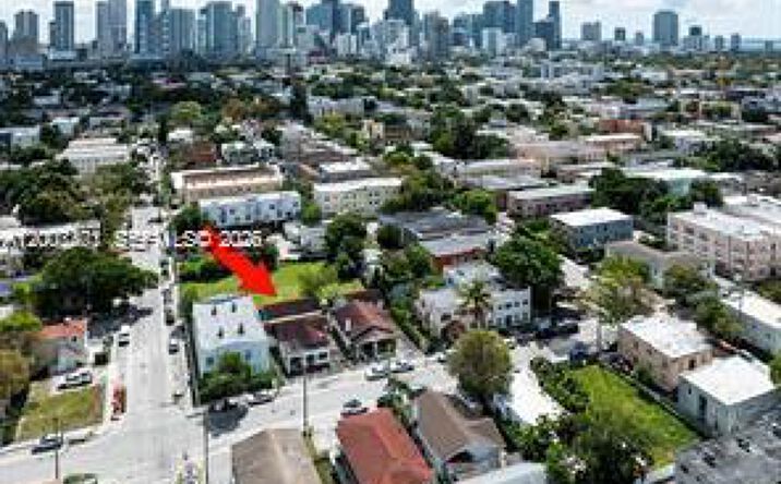 Pictures of Multifamily property located at 315 SW 10th Ave, Miami, FL 33130 for sales - image #1