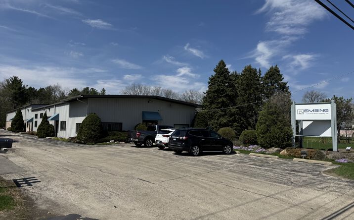 Pictures of Industrial property located at 3119 S IL RTE 31, CRYSTAL LAKE, IL 60012-1401 for sales - image #1