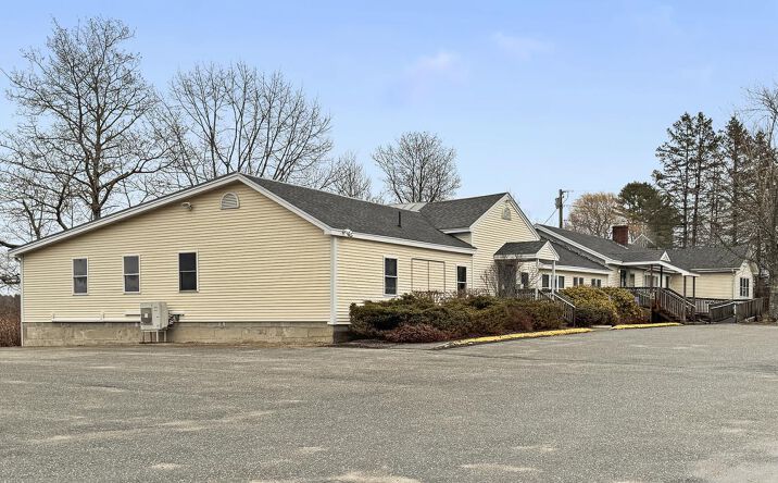 Pictures of Office property located at 592 West Main Street, Waldoboro, ME 04572 for sales - image #1