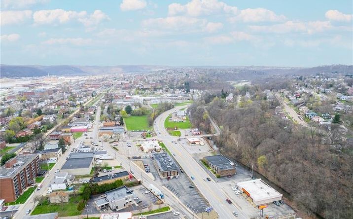 Pictures of Office property located at 346 Freeport St, New Kensington, PA 15068 for sales - image #1