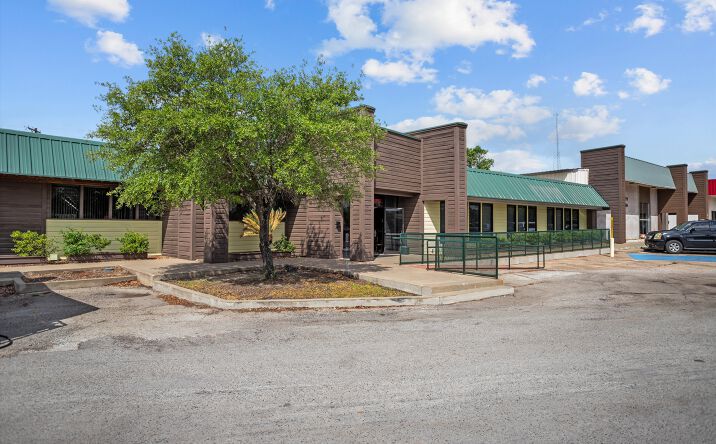 Pictures of Retail property located at 207 N TEMPLE DR, DIBOLL, TX 75941 for sales - image #1