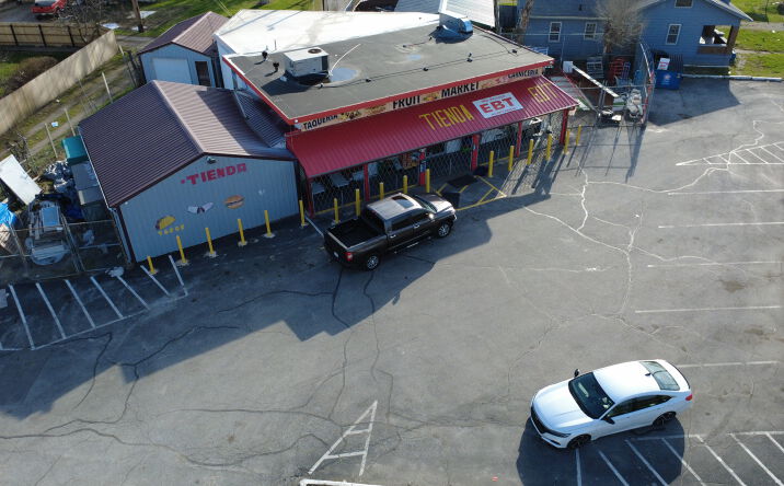 Pictures of Retail property located at 4220 West Michigan Street, Indianapolis, IN 46222 for sales - image #1