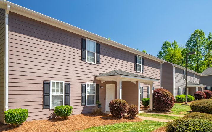 Pictures of Multifamily property located at 878 HOSPITAL RD, COMMERCE, GA 30529 for sales - image #1