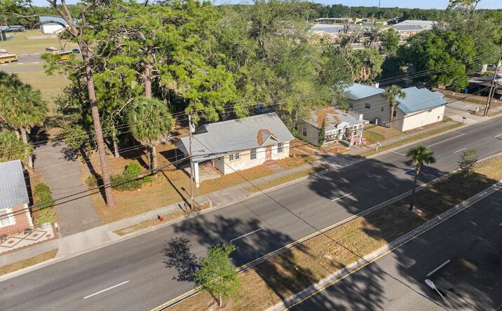 Pictures of Retail, Office property located at 616 N Main St, Chiefland, FL 32626 for sales - image #1